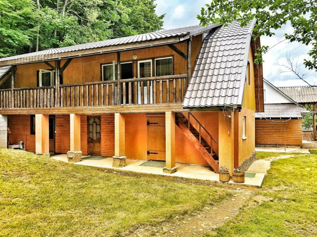 Cottage v Gorakh