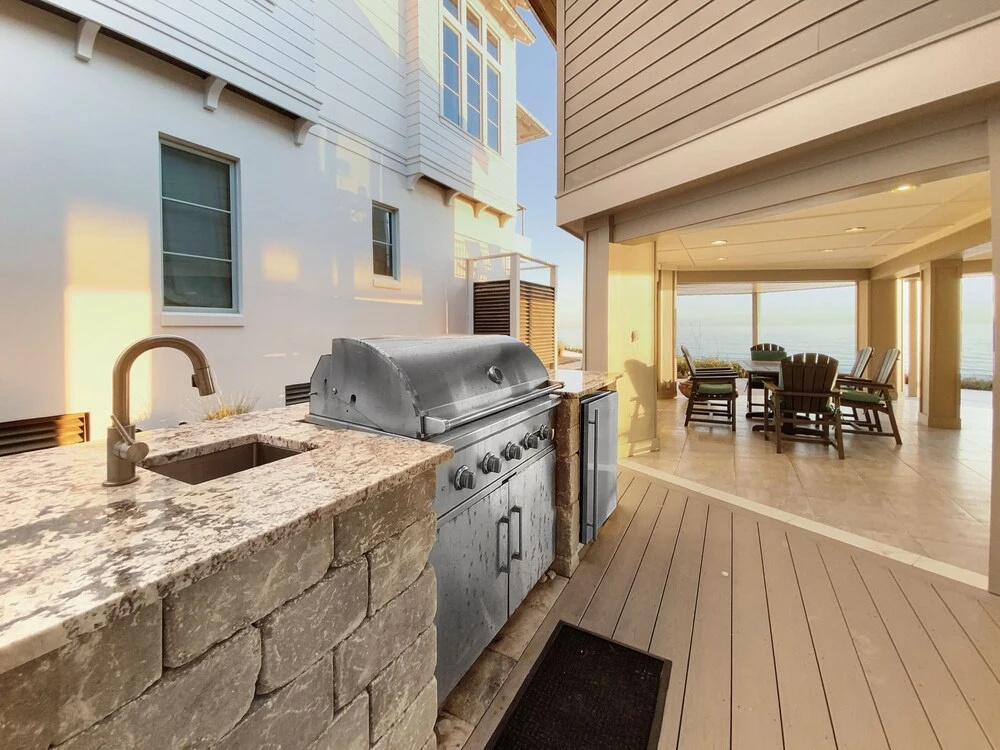 Nifty Shades Of Gray 5 Bedroom Home by RedAwning