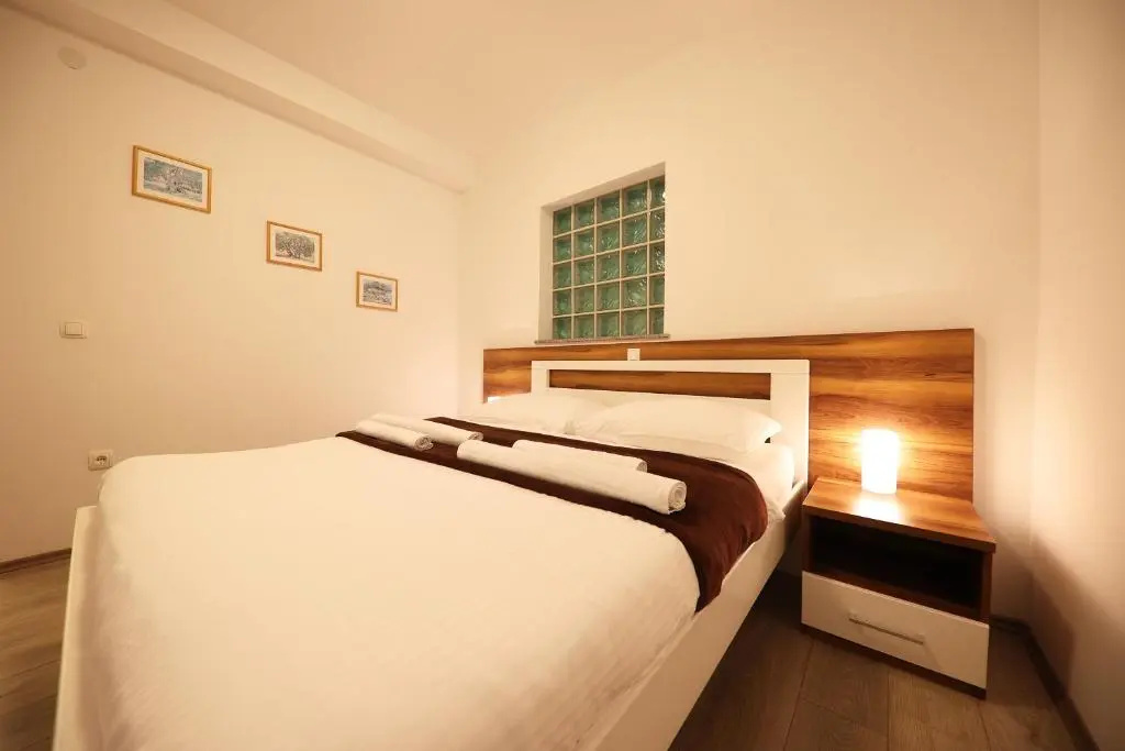 Standard Double room with partial sea view (full double bed)