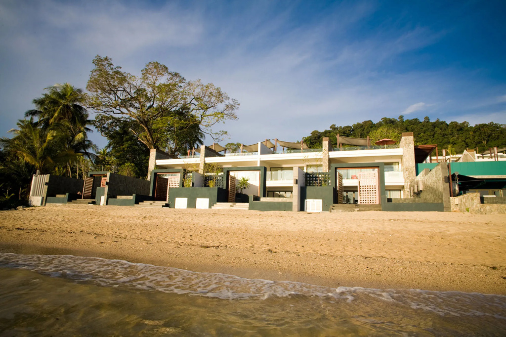 Beach & Waterfront