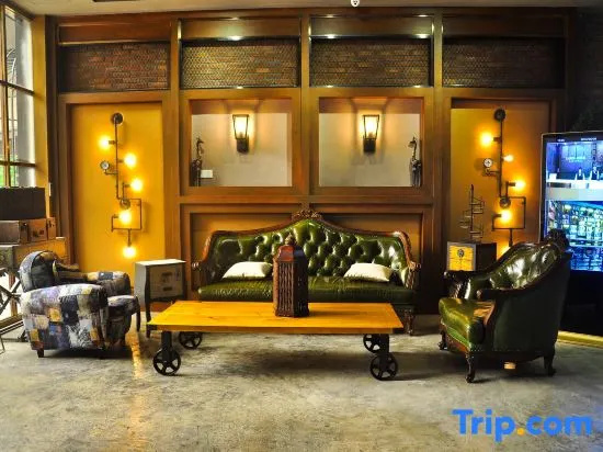 Lobby & Reception