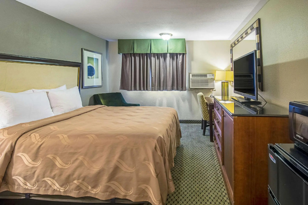 Standard Double room (full double bed)