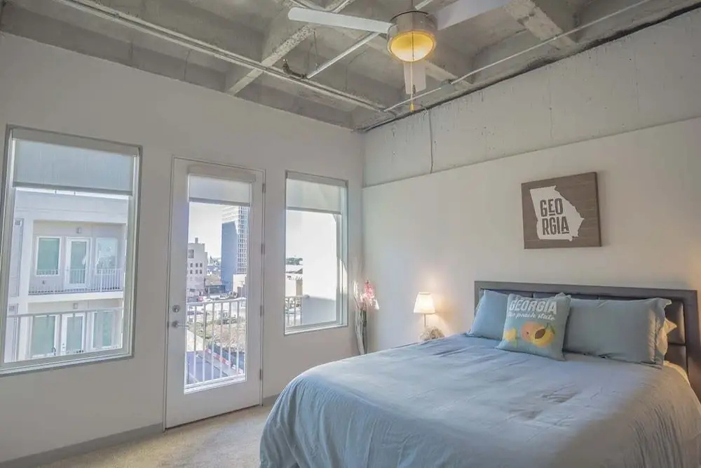 Midtown 1br Fully Furnished Apartment - Great Location! 1 Bedroom Apts by RedAwning