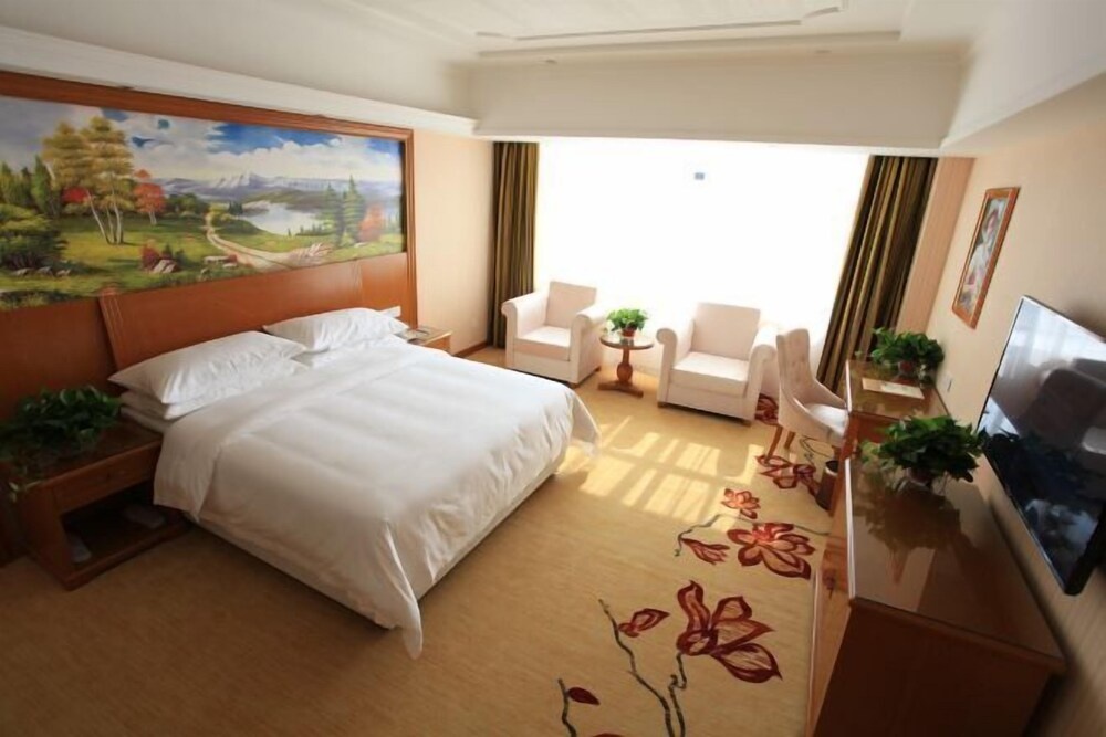 Vienna Hotel (Zixi Dajueshan) in Zixi