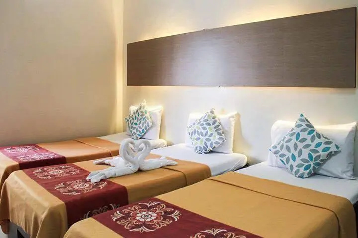 Standard Triple room