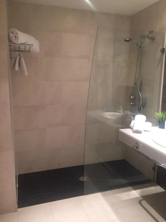 Standard Quadruple room with city view
