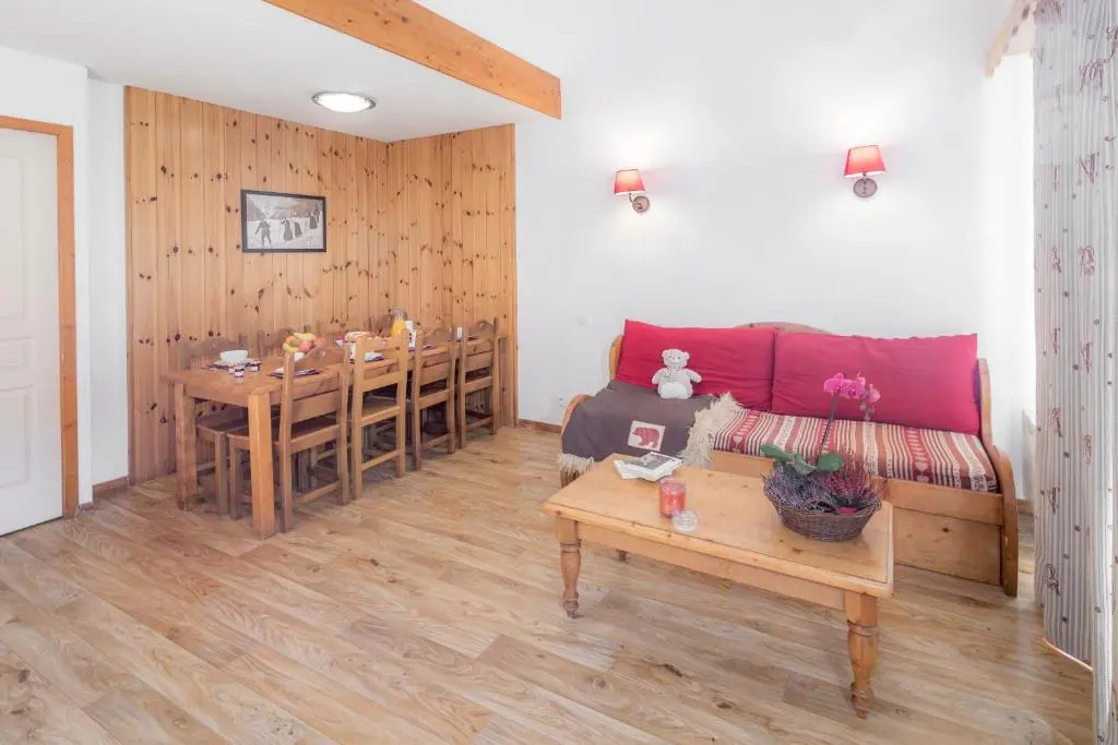 2 Bedrooms Apartment
