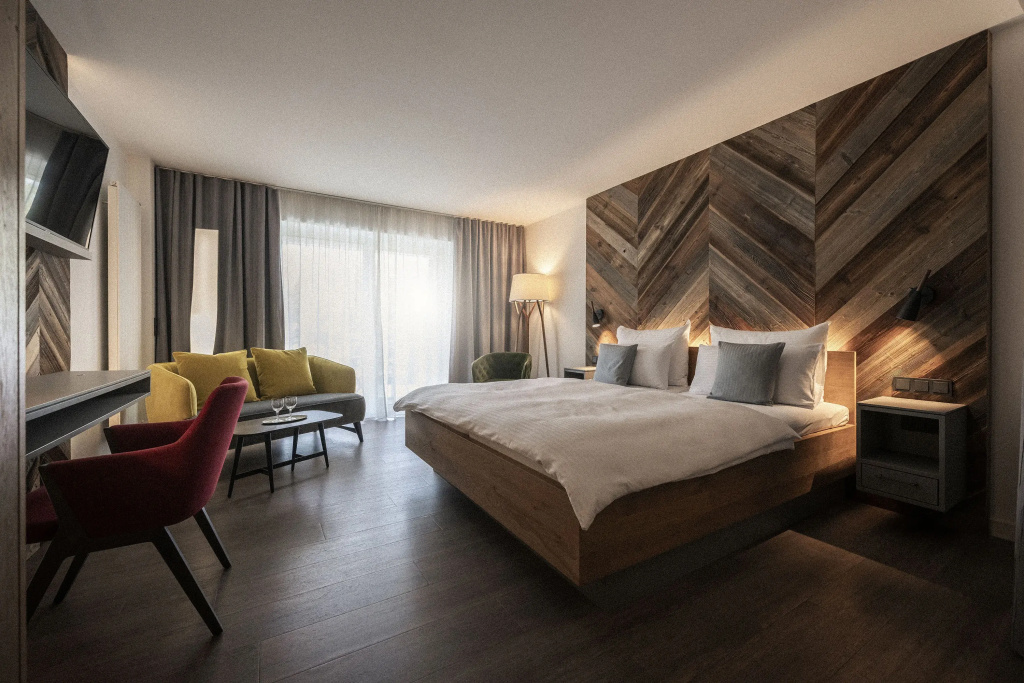 Deluxe Double room (full double bed)
