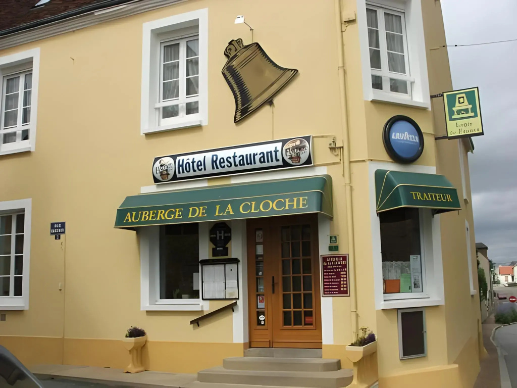 Auberge De La Cloche
