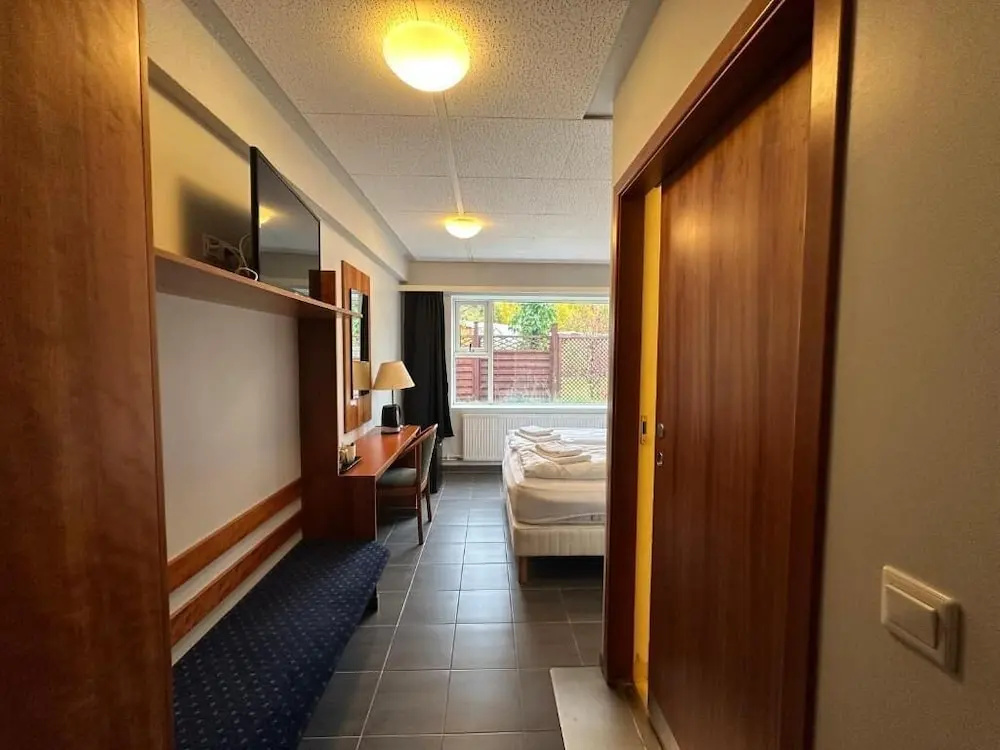 Double room (full double bed)