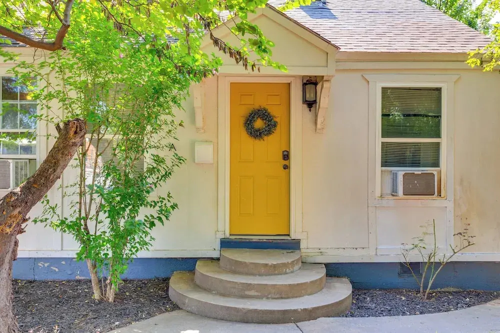 Heart of OKC Plaza District: Duplex Near Shops!
