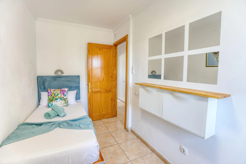 Las Brisas — 4