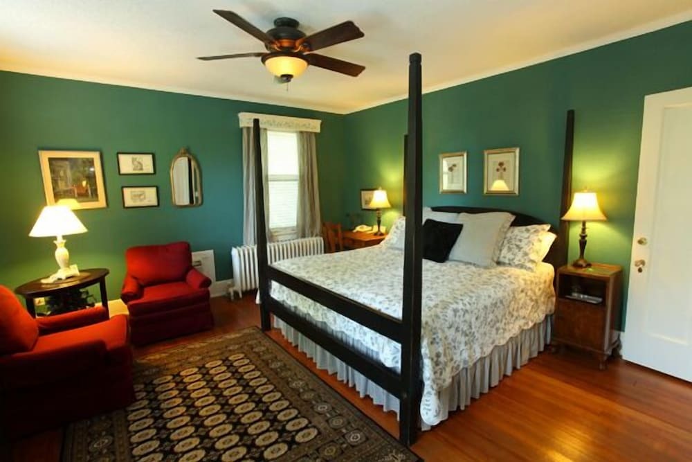 The Brown Street Inn by null