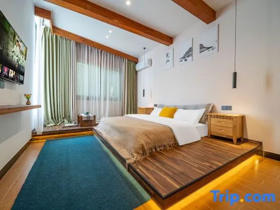 Standard Family room with mountain view