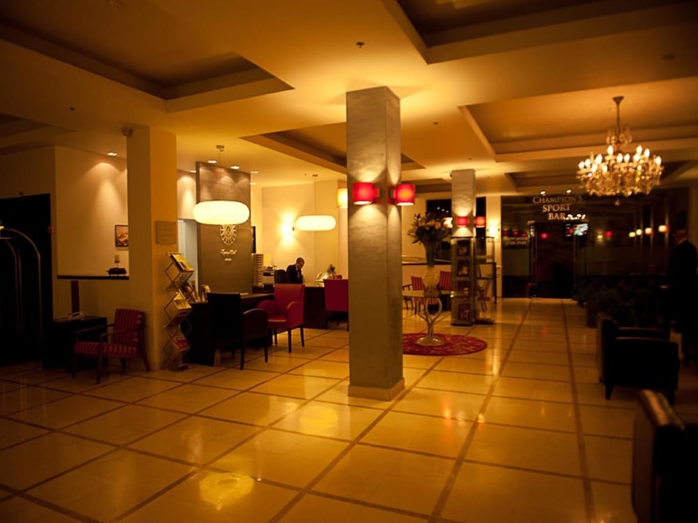 Lobby & Reception