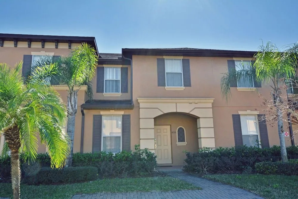 R4132CAL Regal Grand 3 Br home by RedAwning