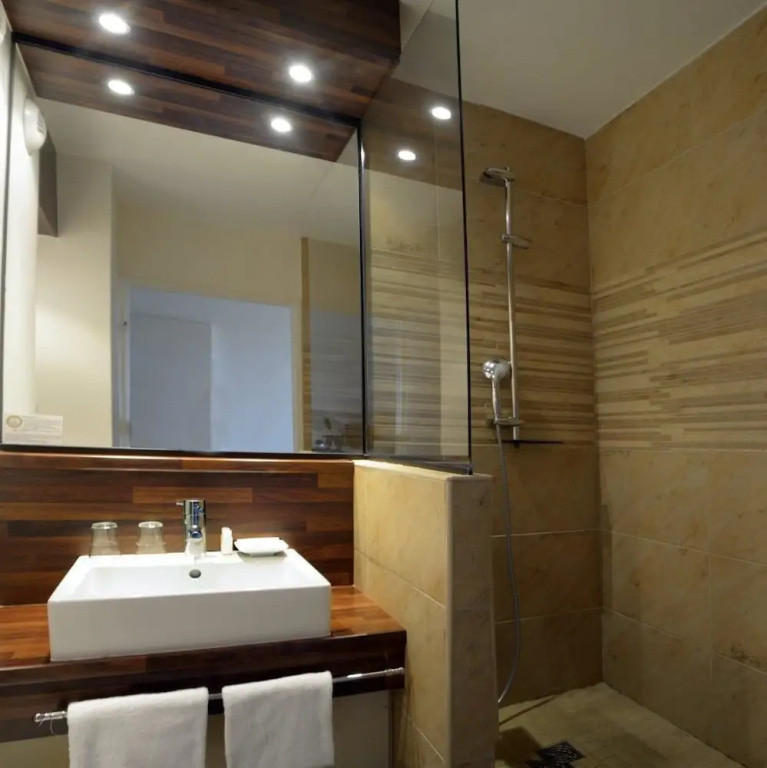 Superior Double room with balcony and with ocean view (full double bed)