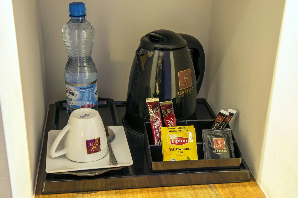 Food & Beverage