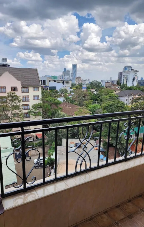 Spacious 2br, 3BA Great Location