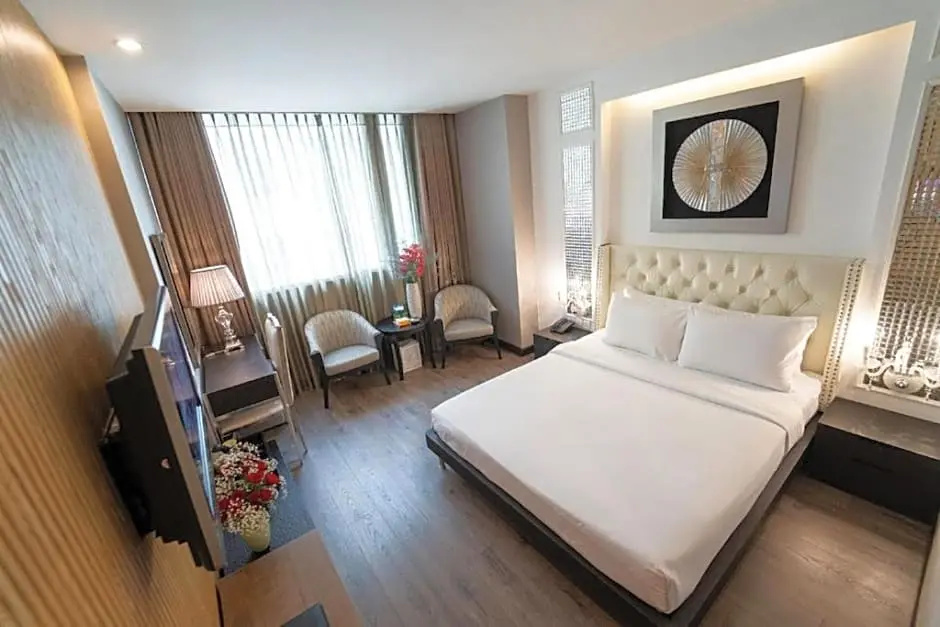 The White Hotel 8A Thai Van Lung - Chambres