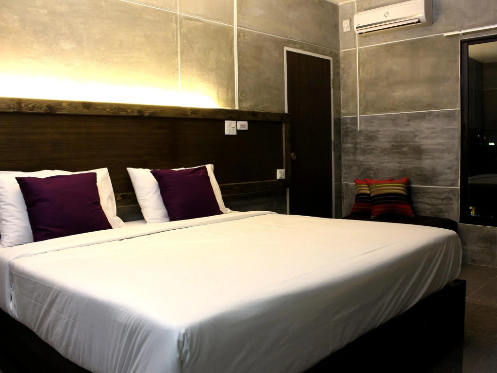 Standard Double room (full double bed)