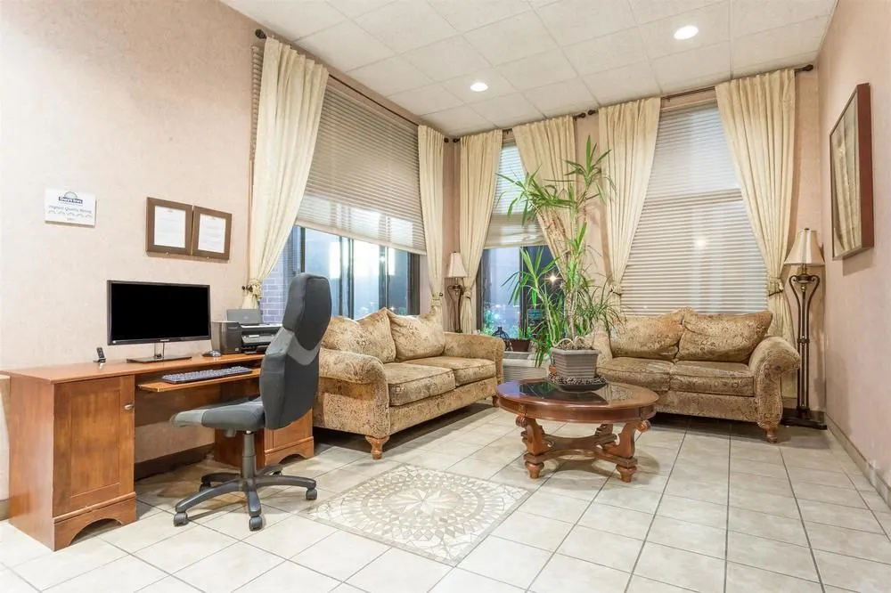 Lobby & Reception