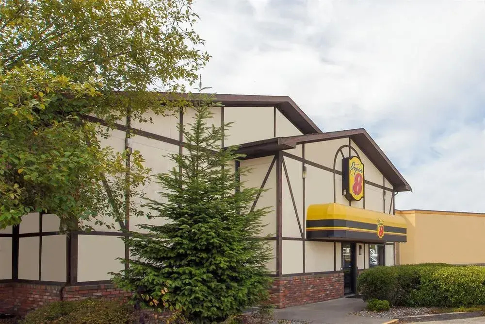 Super 8 Saanichton Victoria Airport