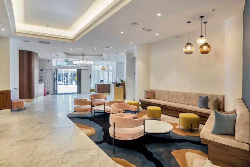 Central Queen St Apartment | Aircon & WiFi