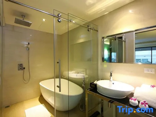 Люкс Deluxe в Hotel Mermaid Bangkok
