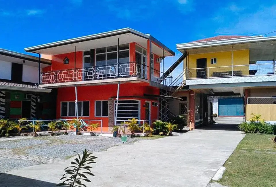 RedDoorz @ EM Pensiontel Butuan City