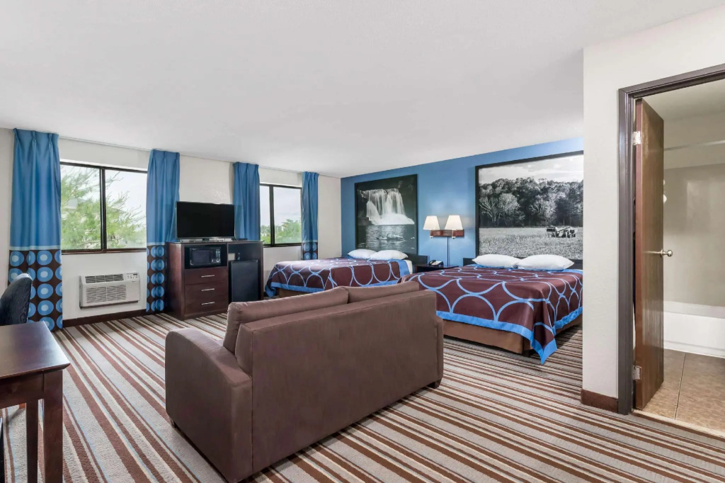 Quadruple Suite