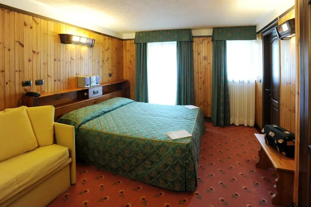 Standard Double room (full double bed)