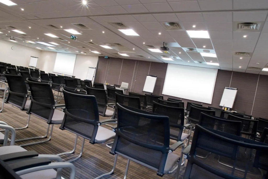 Best Western Plus Paris Orly Airport 32