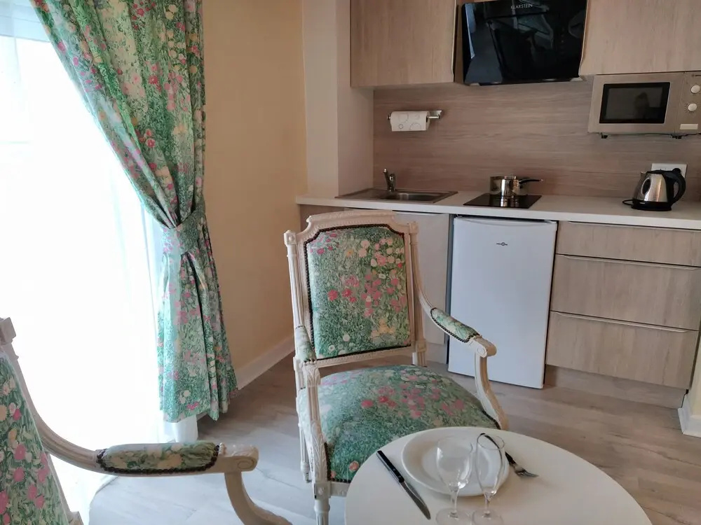 Comfort room