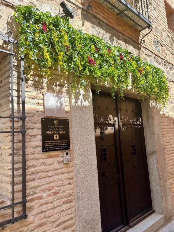 Casón De Los López Apartments