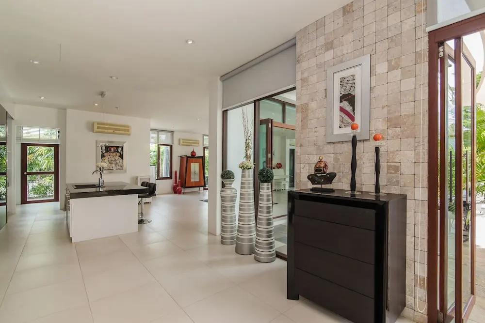 Bright and Elegant 2BR Flat