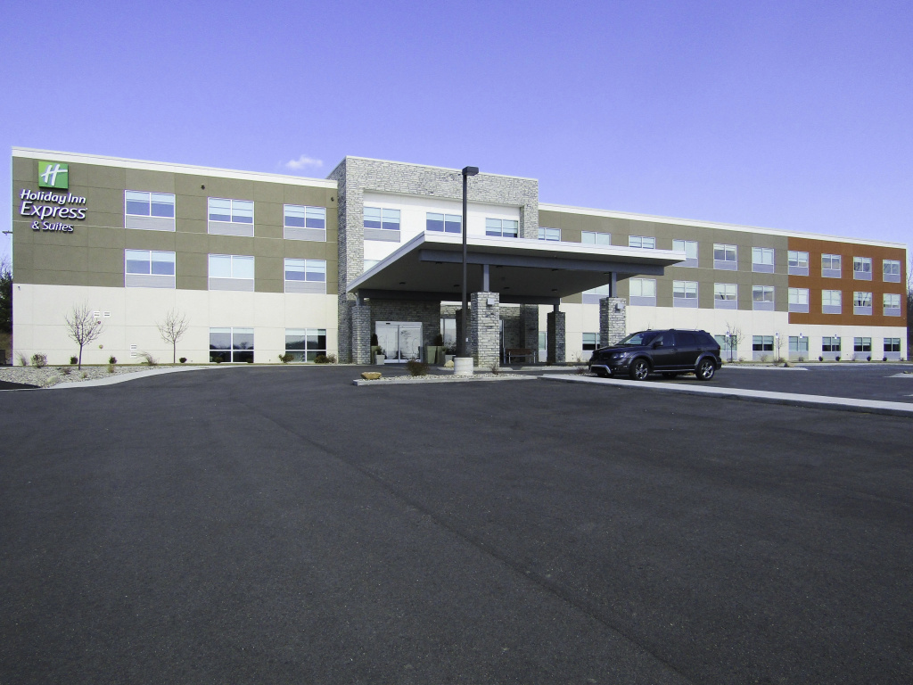 Holiday Inn Express & Suites Coldwater
