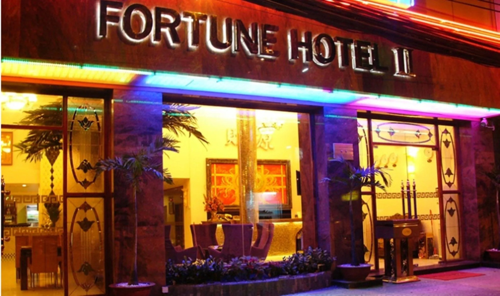 Fortune 1127 Central Hotel