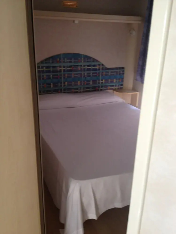 2 Bedrooms Bungalow