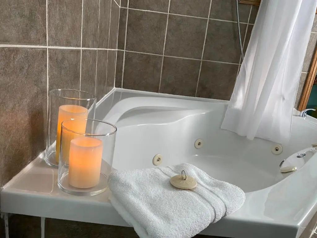 Double Suite full double bed