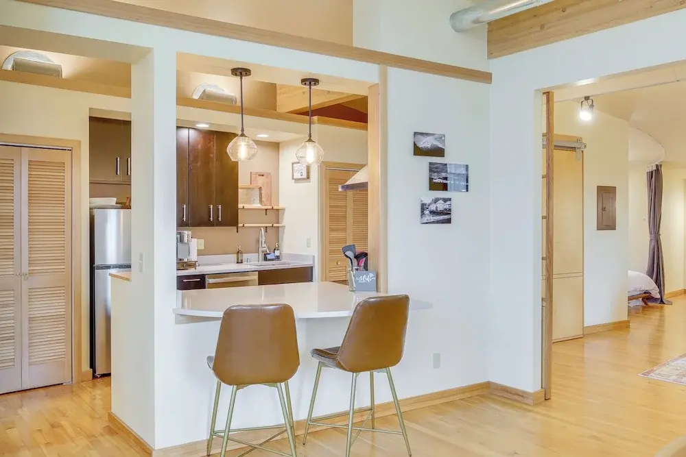 Custom Harborside Loft In the Heart of Ketchikan — фото 2