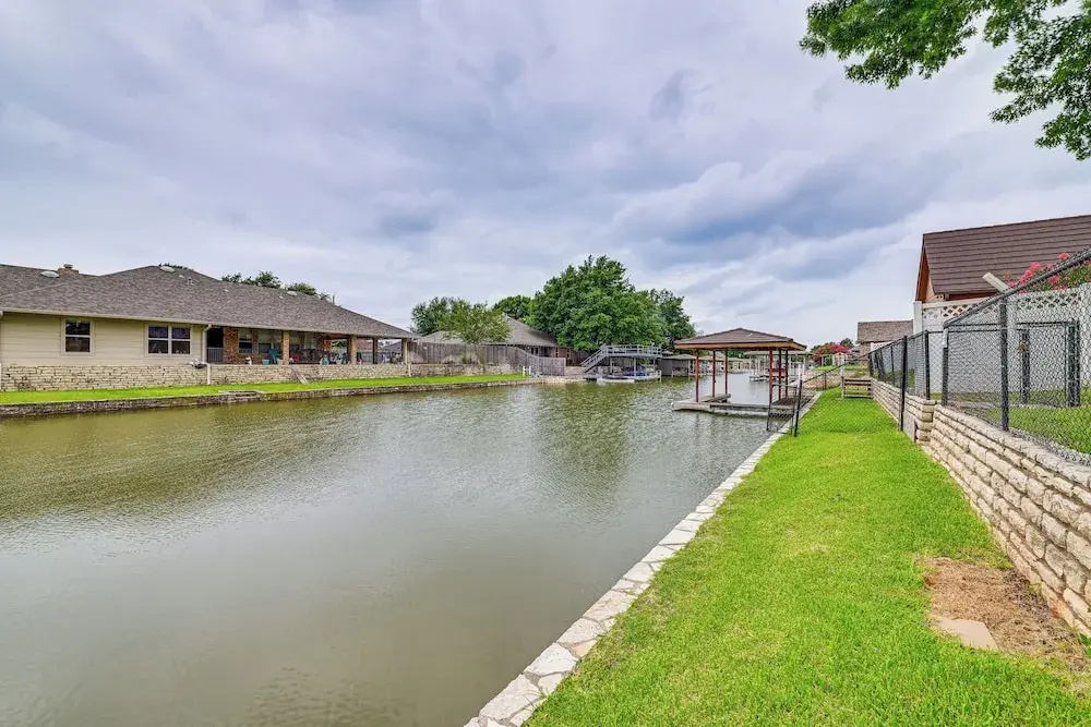 Canal-front Granbury Home w/ Dock - Dogs Welcome!