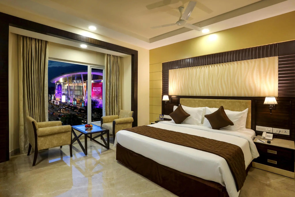 Deluxe Double room (full double bed)