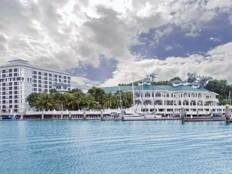 Avillion Admiral Cove