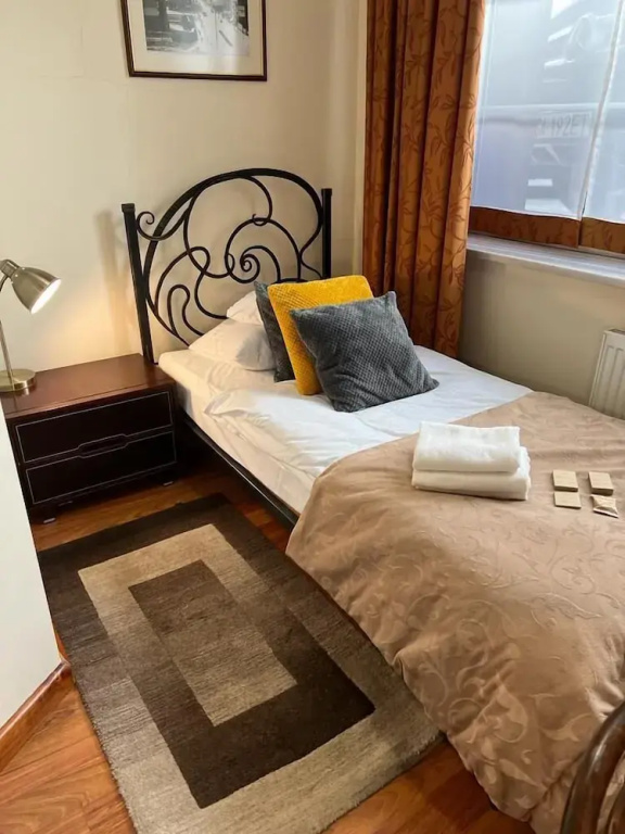 Economy Single Basement room (single bed)