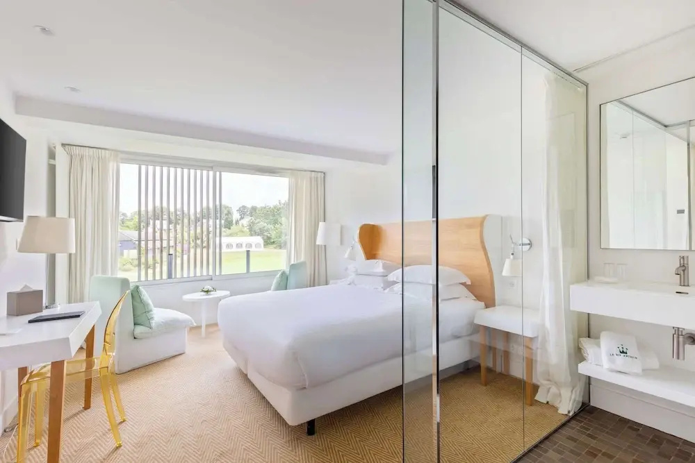 Superior Double room with park view (full double bed)