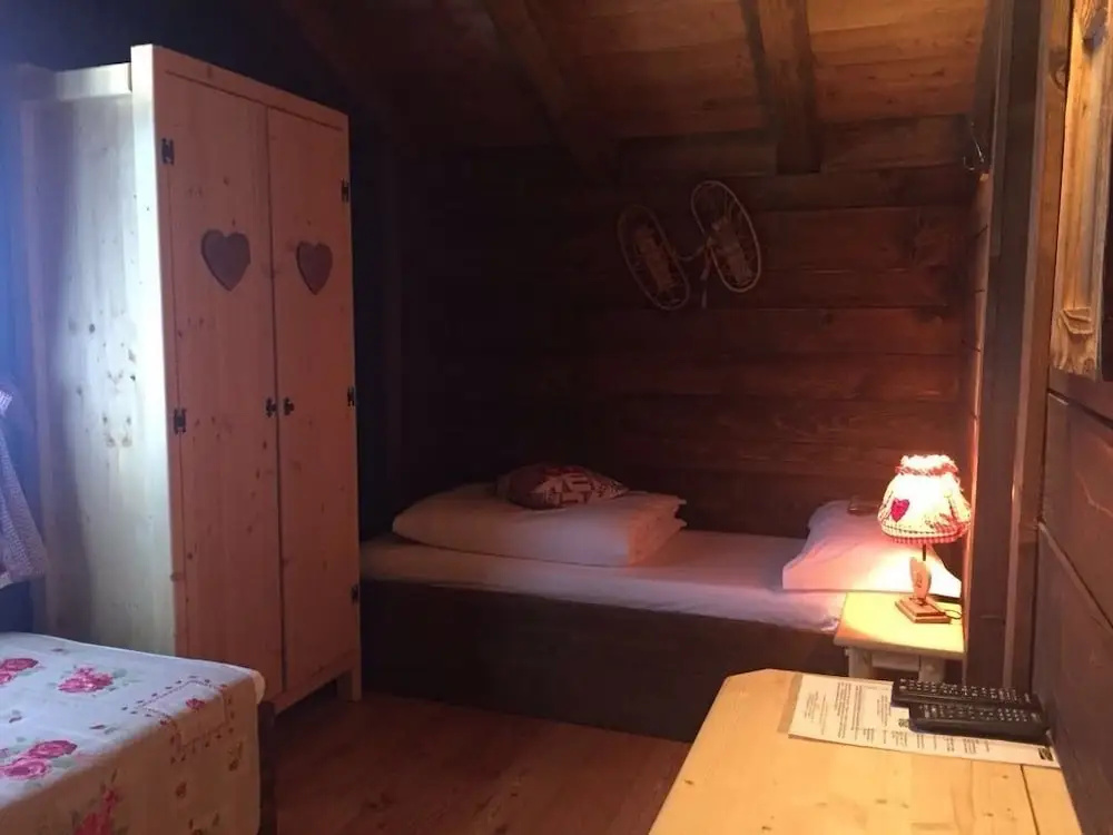 Economy room