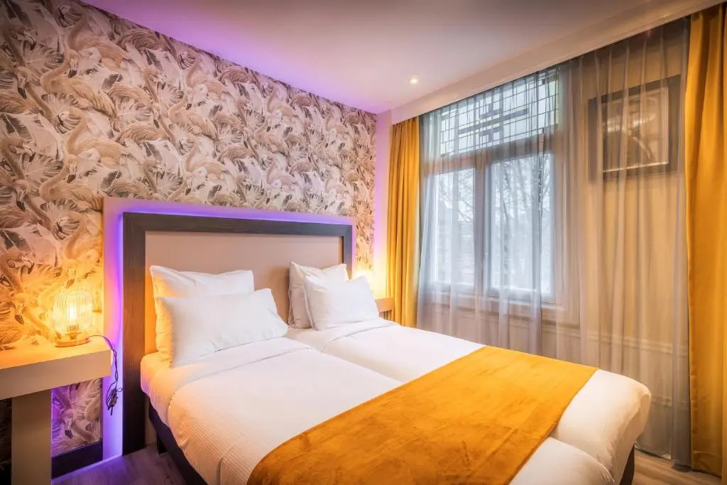 Economy room