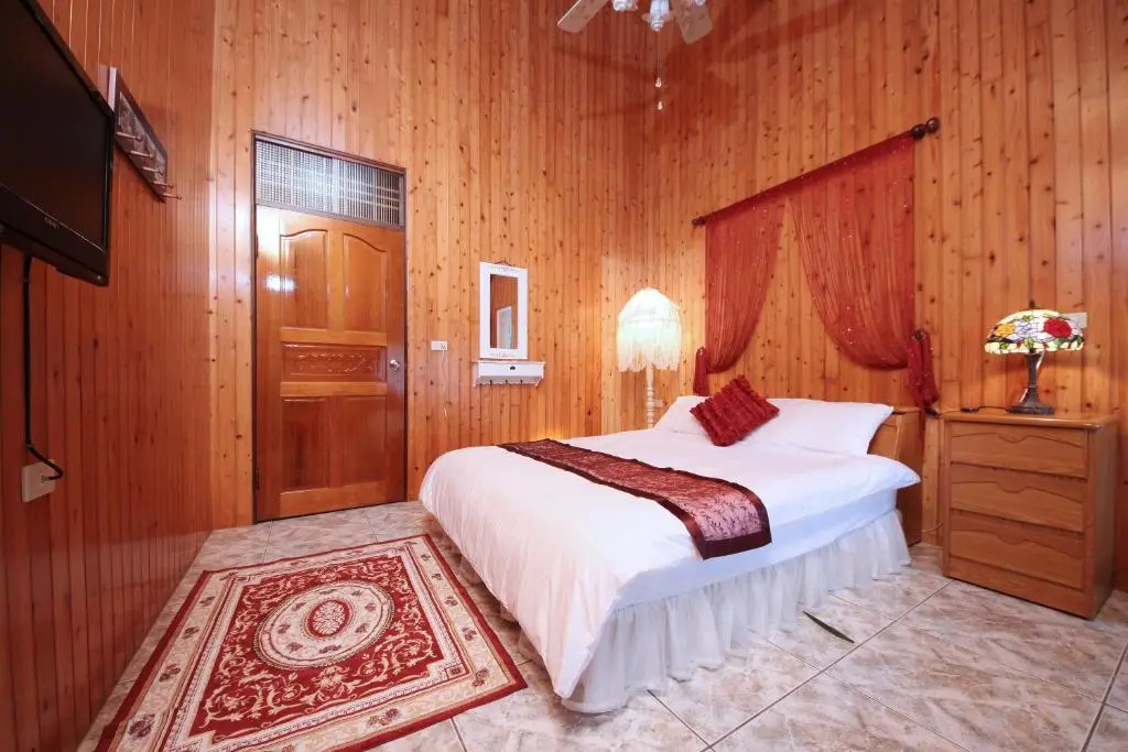 Standard Double room with mountain view (full double bed)