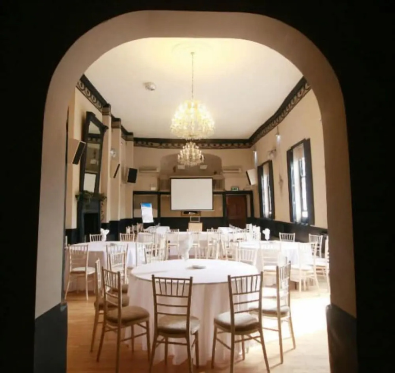 Crown Hotel - Général